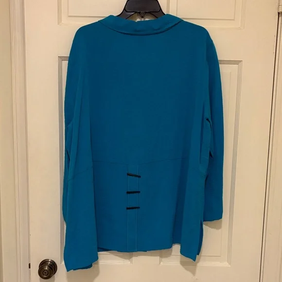 Ali Miles Teal Button-Down Shirt - Picture 4 of 4